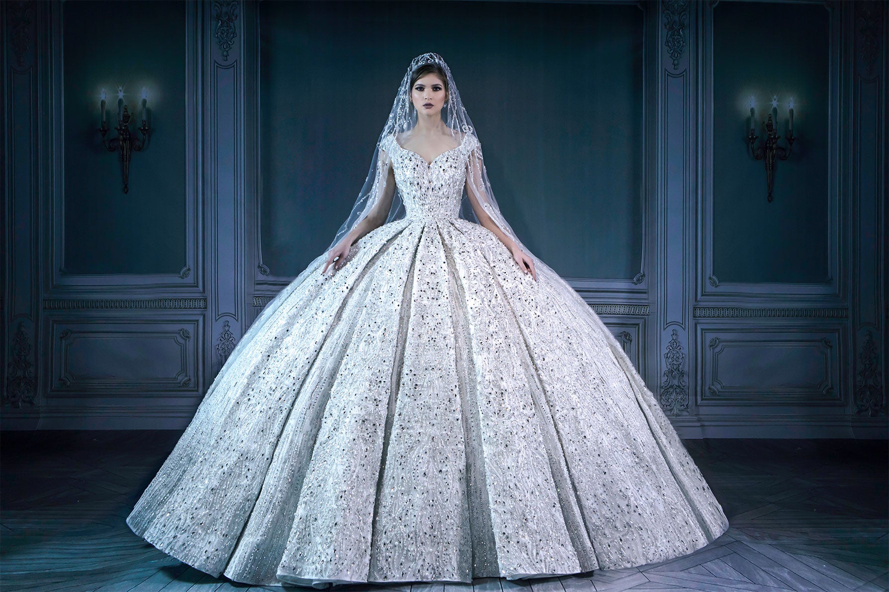 Luxury Princess Cut Wedding Dress