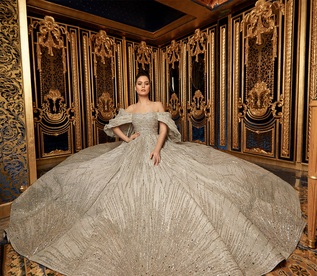 Luxury Ball Gown Wedding Dress Embedded With The Finest