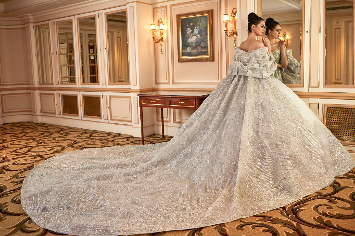 Luxury Ball Gown Wedding Dress Embedded With The Finest